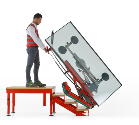 Come trasportare infissi e vetri su scale in modo facile e sicuro