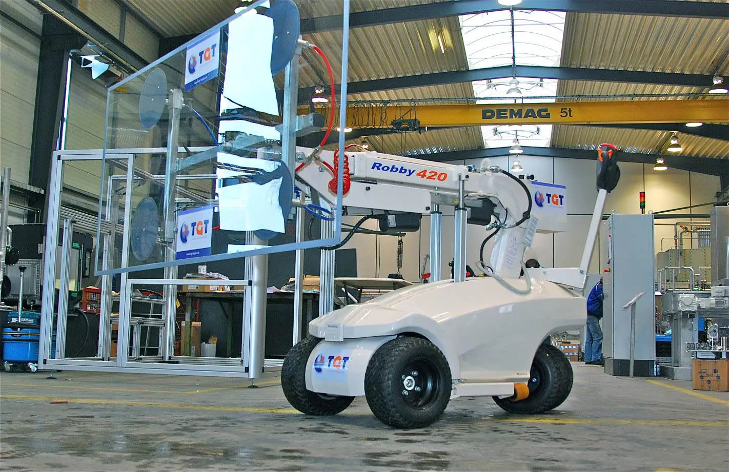 La scelta del giusto sollevatore per vetri e infissi in cantiere